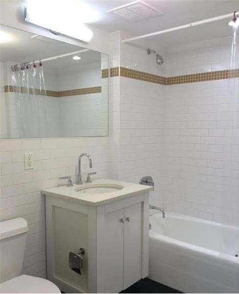 Foto del edificio - 533 E 12th St