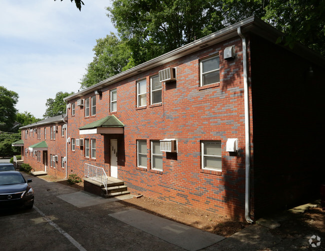 Building Photo - St. Charles Apartments