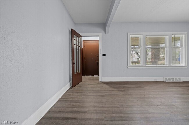 Foto del edificio - 3455 E 121st St