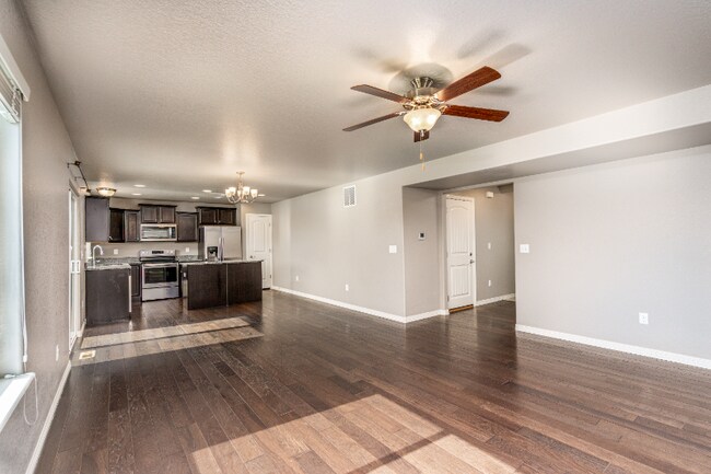 Foto del edificio - 5491 Clarence Dr