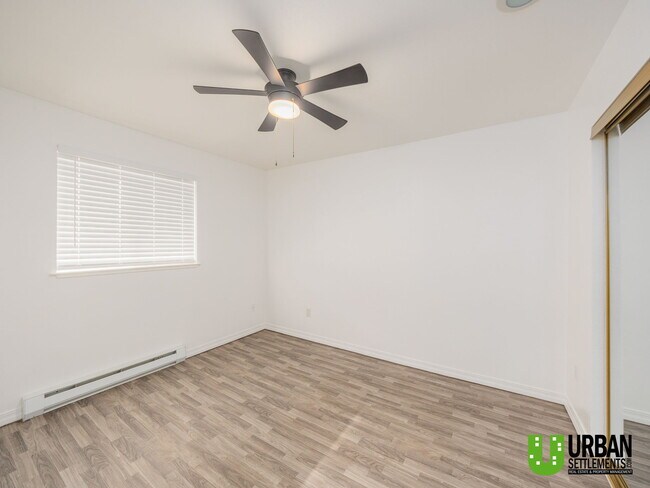 Foto del edificio - 222 N Hutchinson Rd