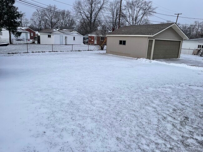 Foto del edificio - 4737 Laird St