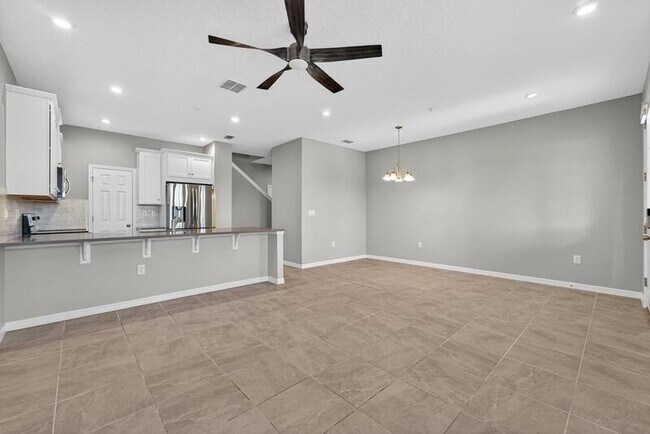 Building Photo - 9415 Randal Park Blvd