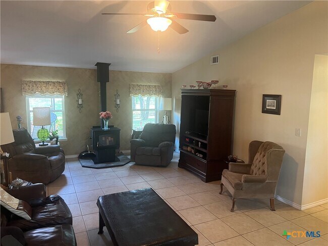 Foto del edificio - 34 Creekside Dr