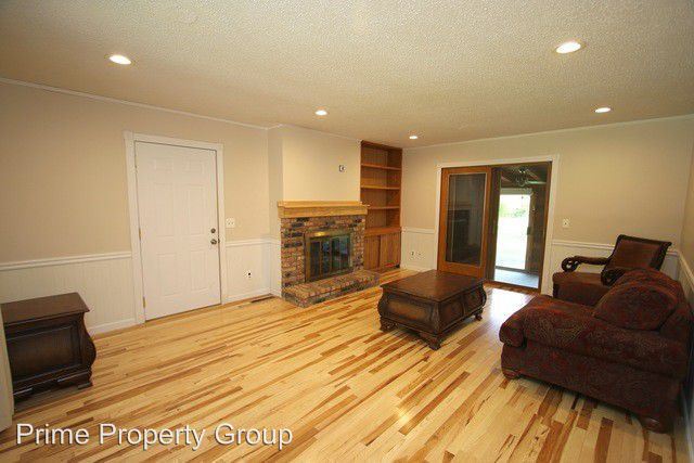 Building Photo - 3 br, 2 bath House - 3011 Valley Brook Dr