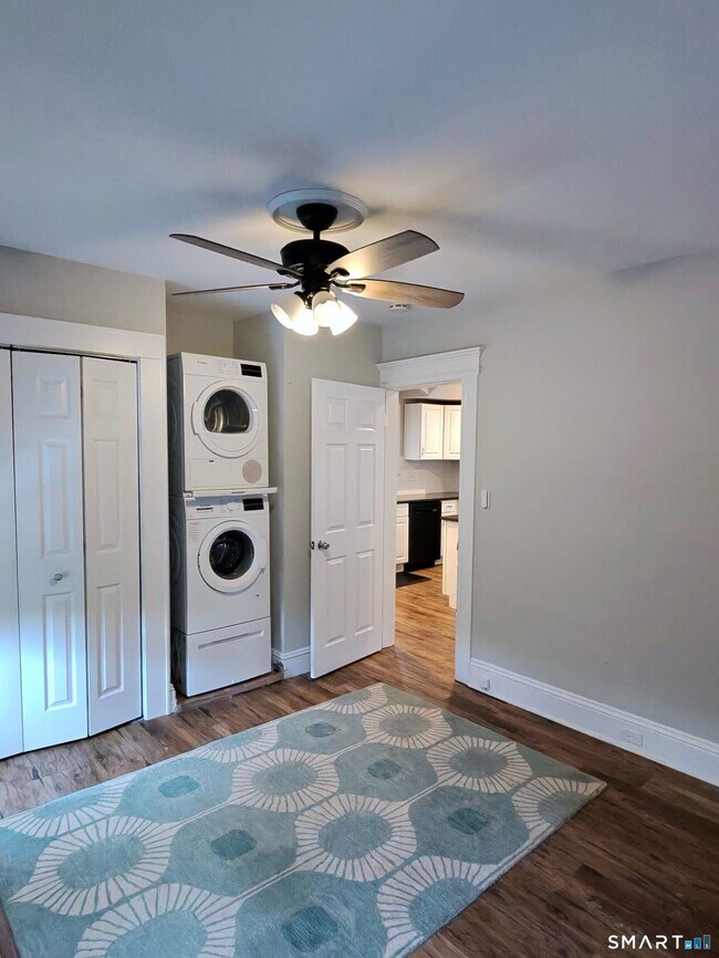 Foto del edificio - 258 Jennings Rd