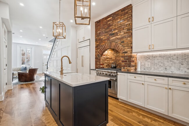 Kitchen: Wolf Range - 318 Constitution Ave NE