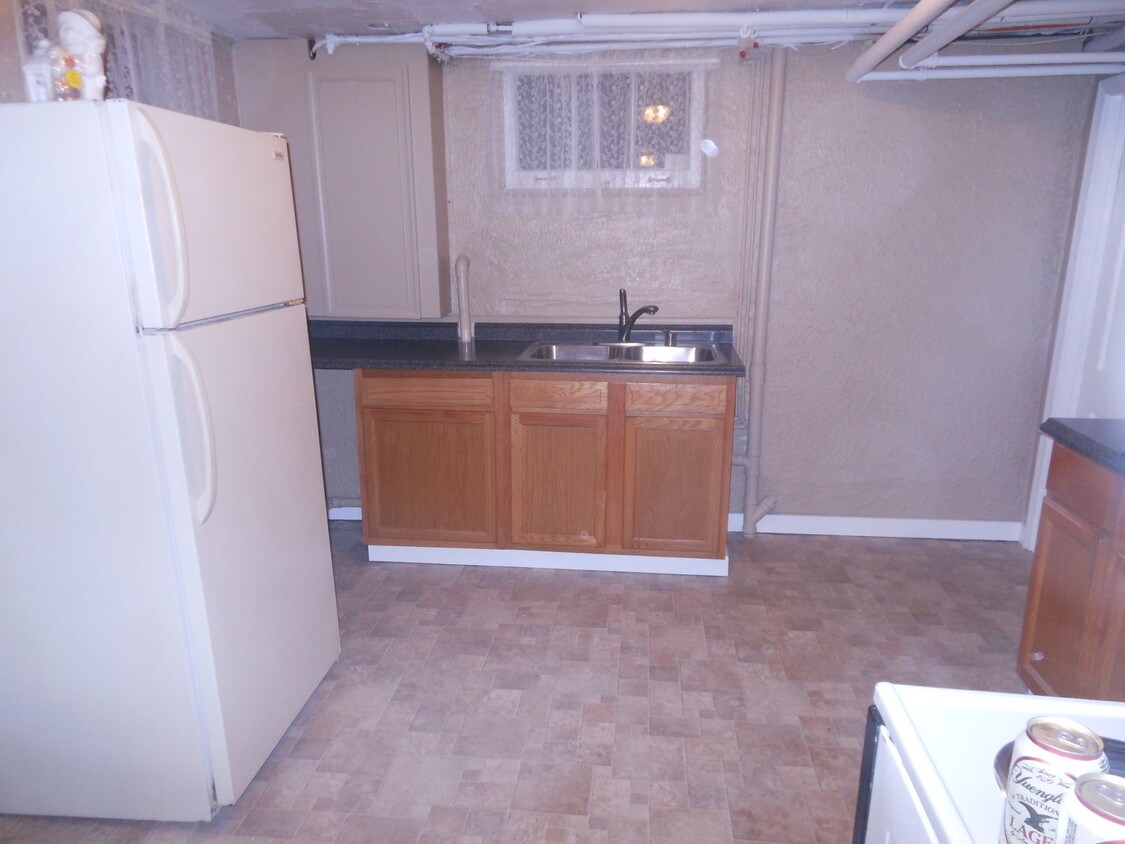 Primary Photo - 2304 Taylor Ave