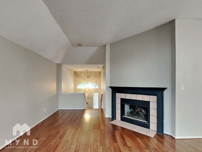 Building Photo - 6925 Sugar Maple Creek