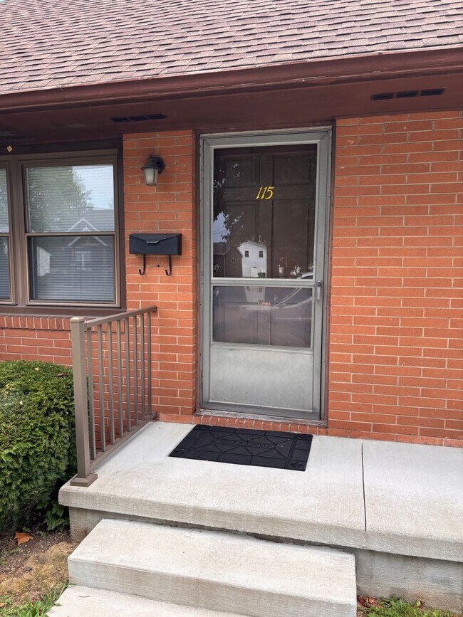 Foto del edificio - 113 -115 Glenview Ave