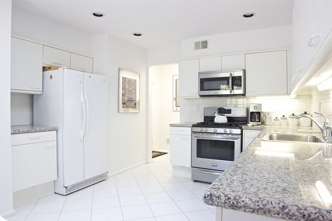 Foto del edificio - 103 Brook Hills Cir