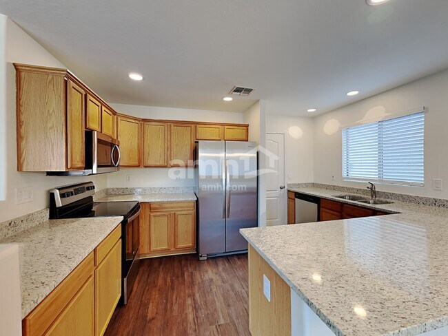 Foto del edificio - 18443 N 114th Ave