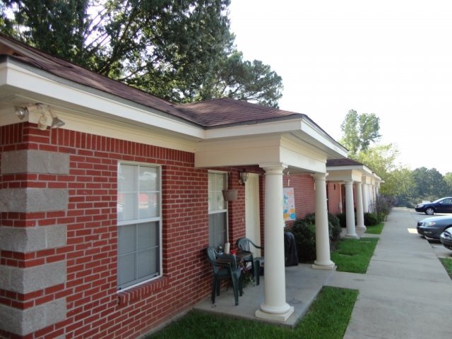 Foto del edificio - 170 Timberlawn Rd