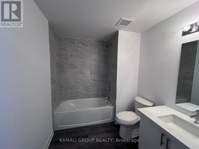 Photo du bâtiment - 470-470 Dundas St E