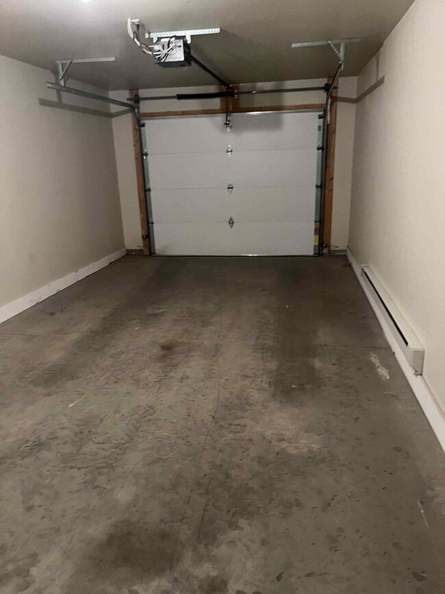 Building Photo - 1412 12th Ave SE