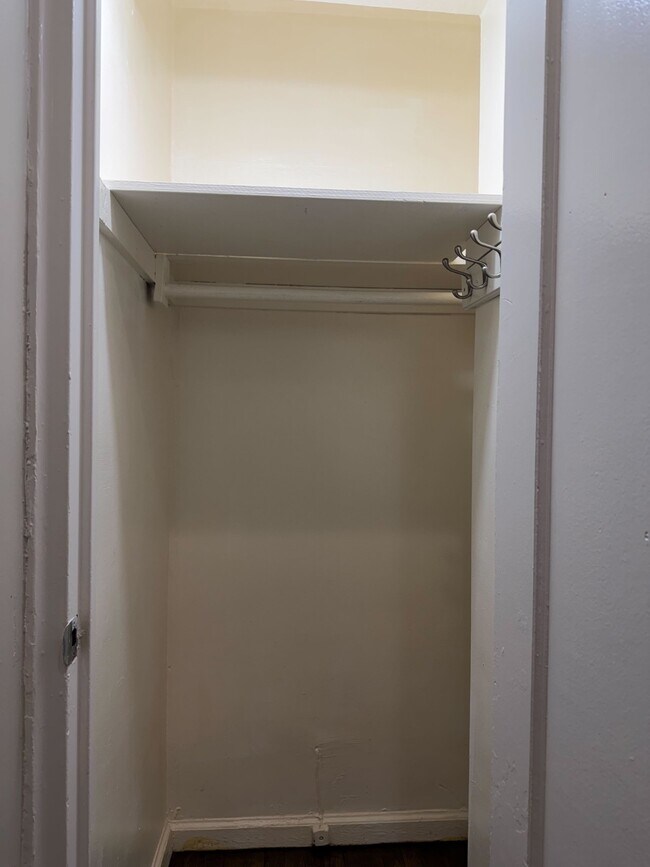 Foto del edificio - 1549 Central Park Ave