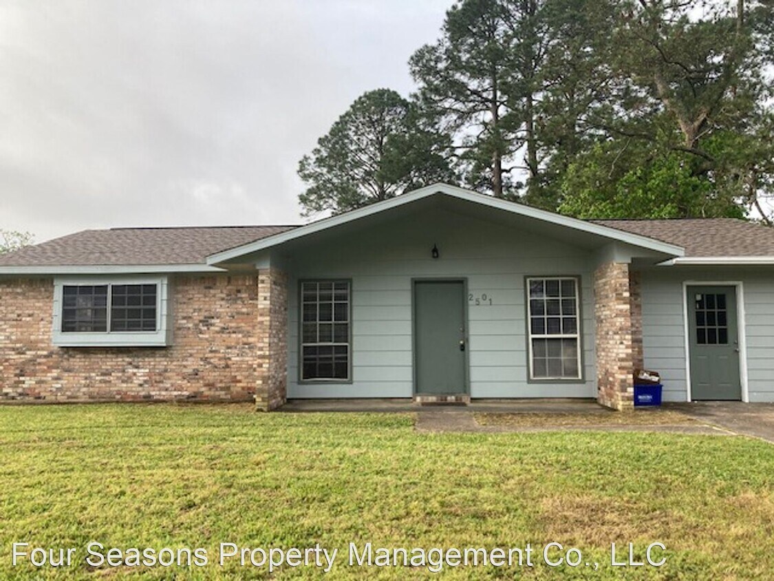 2501 Ridgeway Dr, Gautier, MS 39553 House Rental in Gautier, MS