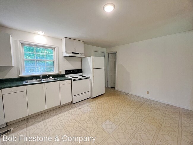 Building Photo - 3 br, 1.5 bath House - Mt. View Rd. 2158