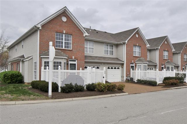 Foto principal - Spacious Prescott Place Townhome