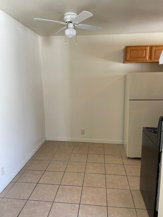 Dining room - 3777 41st St