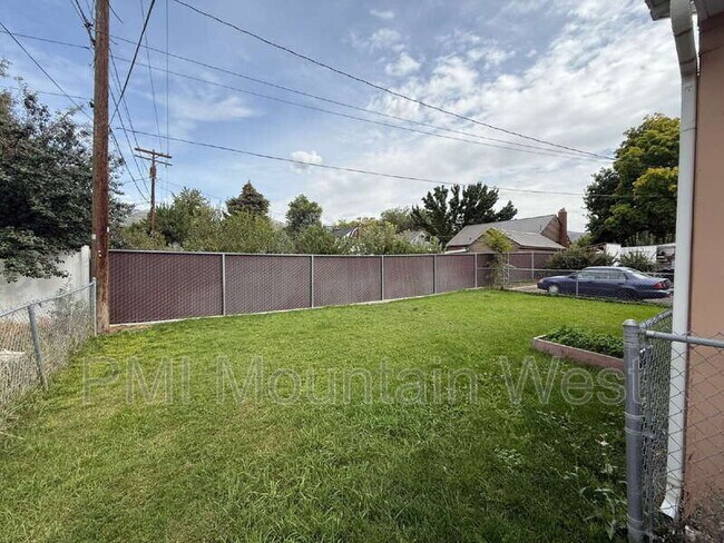 Foto del edificio - 142 N 200 W