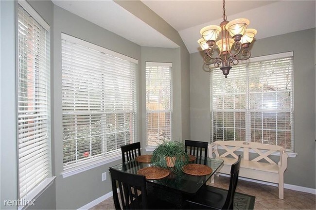 Foto del edificio - 202 W Sterling Pond Cir