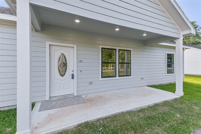 Foto del edificio - 122 County Rd 3704