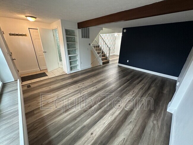 Foto del edificio - 2877 Mossy Brink Ct