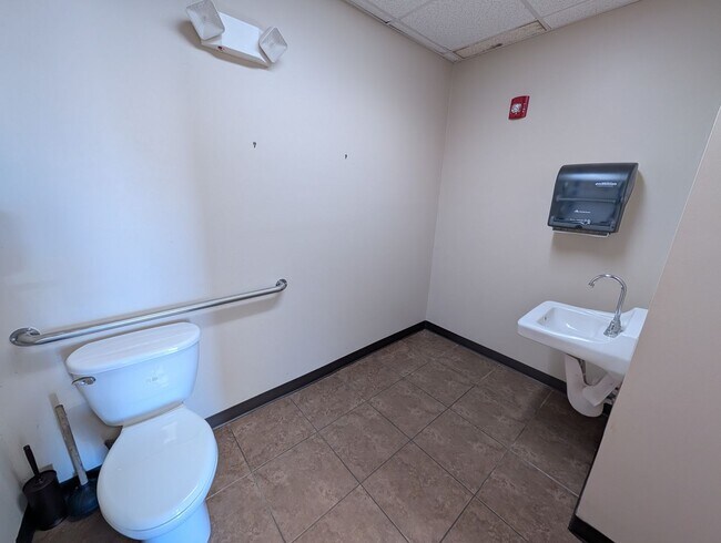 Foto del edificio - Prime Professional Medical/Office Space in Pryor