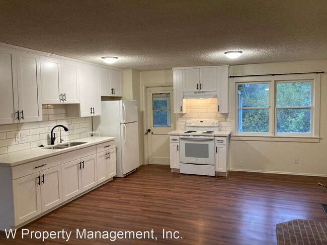Building Photo - 1 br, 1 bath House - 8021 Highway 12