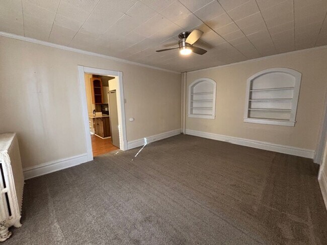 Foto del edificio - Kamineni-1070 Luzerne Street