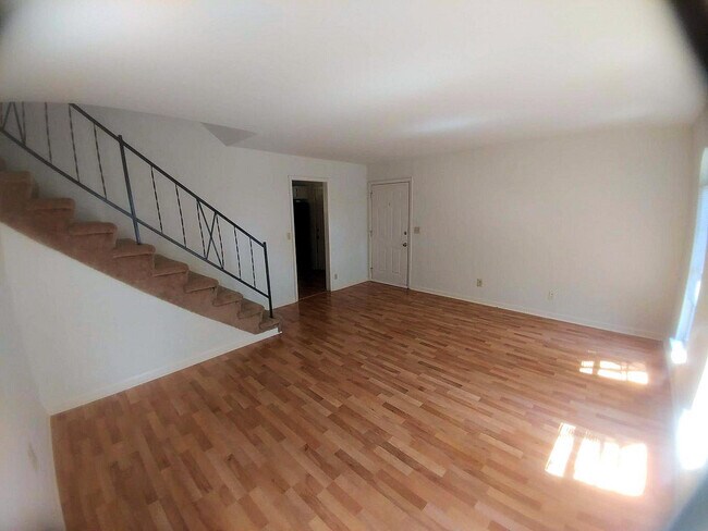 Building Photo - 733 S Germantown Cir