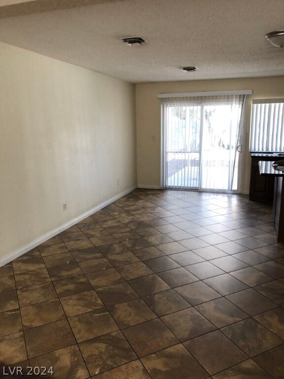 Foto del edificio - 4342 E Twain Ave