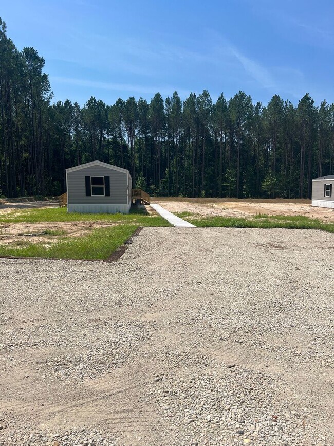 Building Photo - Brand New! Move In Ready & Close to Downto...