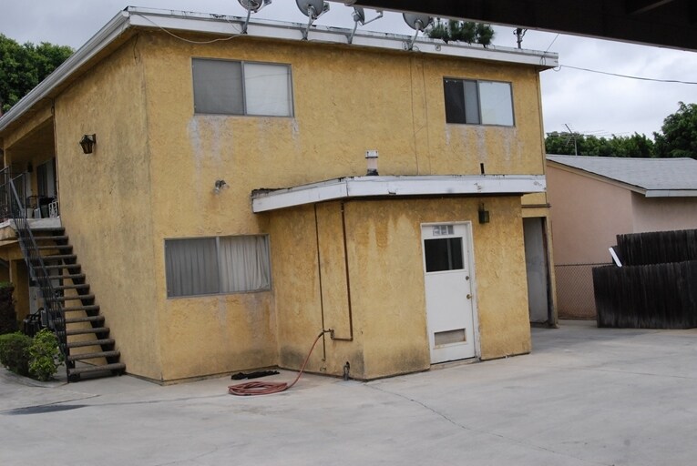 Building Photo - 229 N 5th St