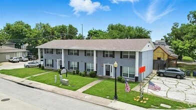 Building Photo - 103 W Brown St