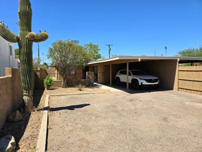 Foto del edificio - 2355 E 17th St