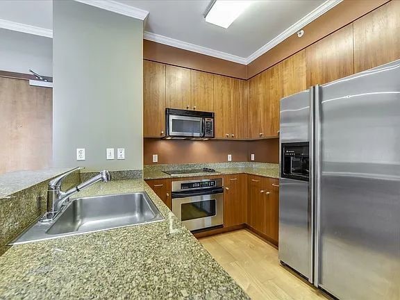 Building Photo - "Chic Urban Retreat: Cozy 1-Bed, 1-Bath Apartment in Prime San Francisco Location!"