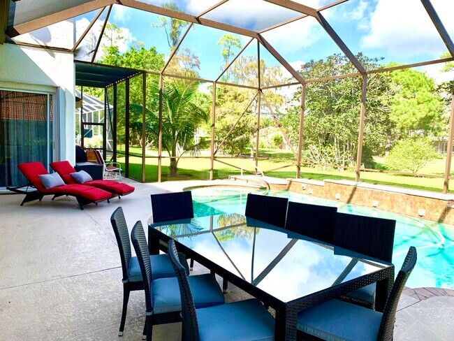 Foto del edificio - 15771 Cedar Grove Ln