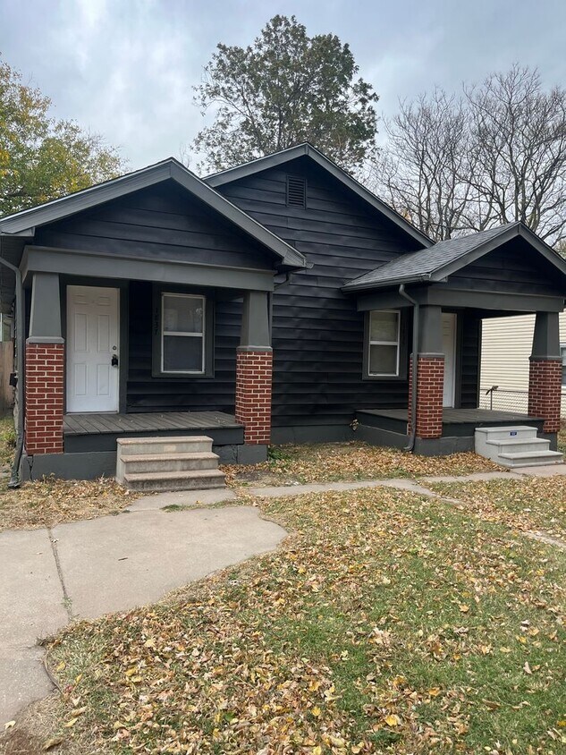Foto principal - $795 - 2 bed 1 bath - Duplex
