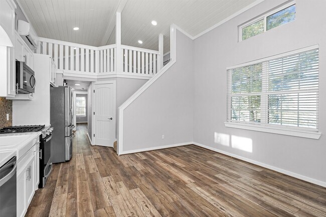 Foto del edificio - 12922 Longstreet Rd