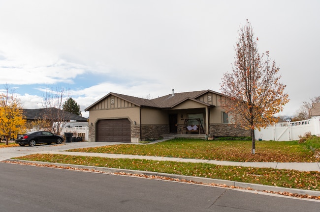 Building Photo - 1676 S 500 W St