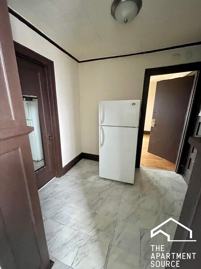 Foto del edificio - 5017 W Cermak Rd