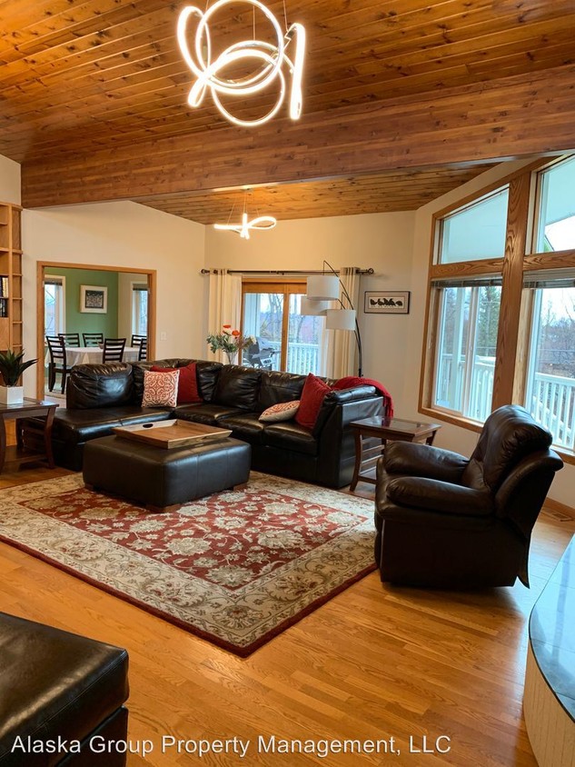 Foto principal - 8437 Jade St