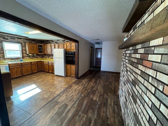 Foto del edificio - 10521 Bethel Rd