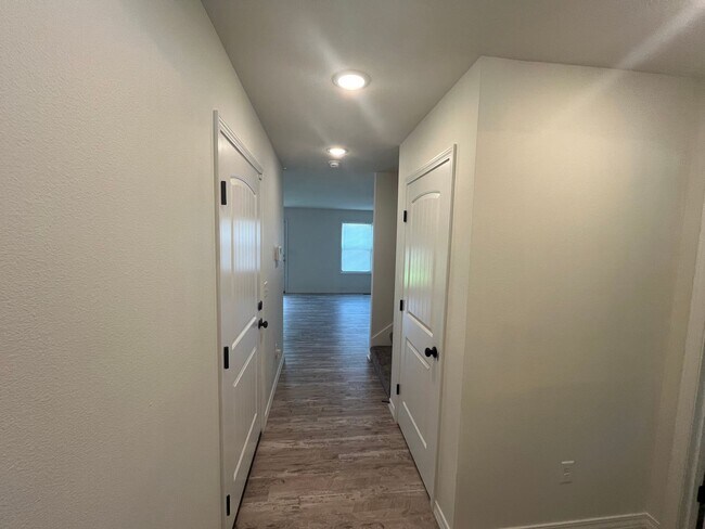 Foto del edificio - Brand New Home for Rent in Spingfield!