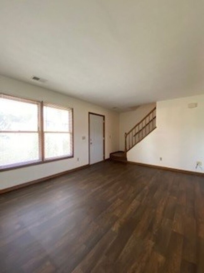 Building Photo - 116 Fawn Dr