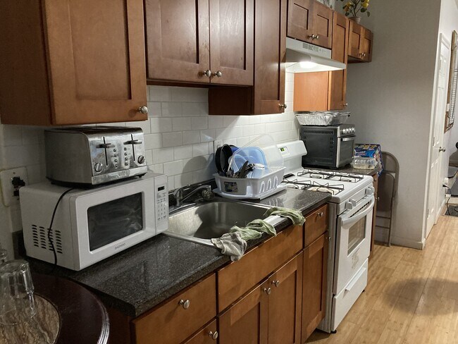 Foto del edificio - 1551 N Allison St