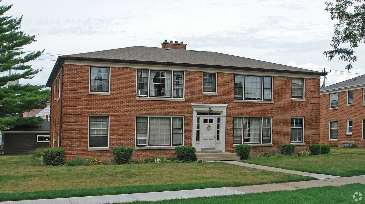 Building Photo - 3021-3033 N 76th St