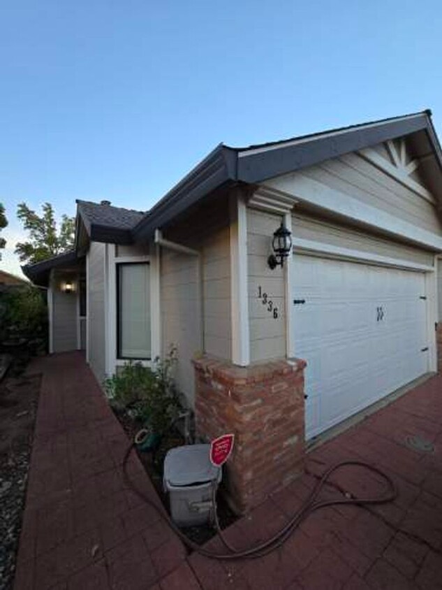 Primary Photo - Charming 3-Bedroom Home for Rent in Roseville